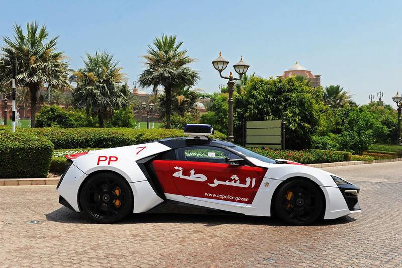 Dubai - Lykan Hypersport police car